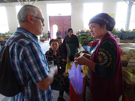 UZBEKISTÁN: EL MUSEO SAVITSKY DE NUKUS Y LA NECRÓPOLIS DE MIZDAKHÁN UZBEKISTÁN: EL MUSEO SAVITSKY DE NUKUS Y LA NECRÓPOLIS DE MIZDAKHÁN