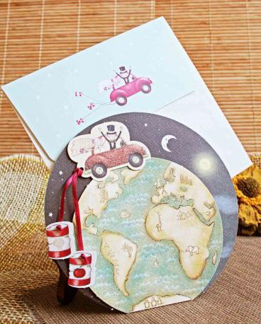 10 ideas originales para las invitaciones de tu boda con temática de viajes invitacion-novios-conquistando-la-luna.jpg