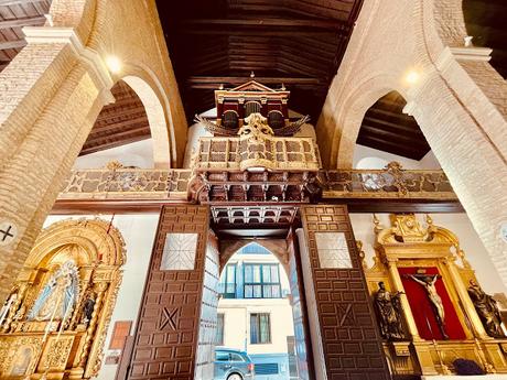 La Iglesia de San Andrés (12): la nave central. La Iglesia de San Andrés (12): la nave central.