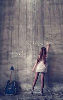 5.351 - EN LA PARED...