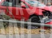 Vehículo choca contra poste Carretera calle Acceso