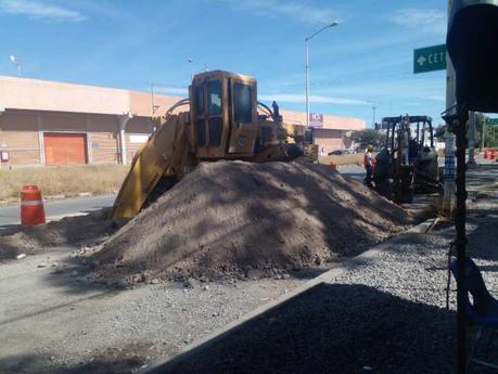 Interapas construye nuevo colector sanitario para la Zona Industrial