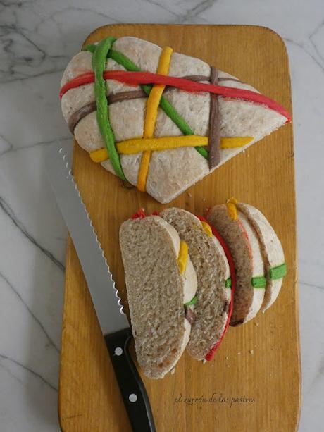 Pan de centeno con tiras de colores