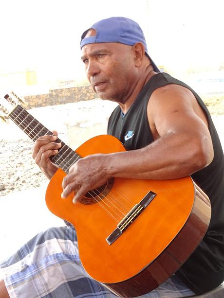 CABO VERDE : LOS PESCADORES DE LA ILHA DE SAO VICENTE CABO VERDE : LOS PESCADORES DE LA ILHA DE SAO VICENTE