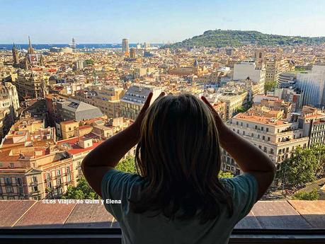 Éric disfrutando de las vistas desde la Torre Urquinaona