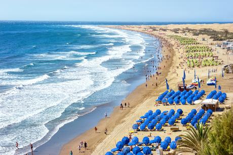 La playa de arena de Playa del Inglés