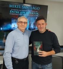 «Entre los muertos», de Mikel Santiago