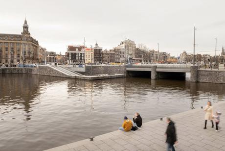 Un aparcamiento para 7.000 bicicletas bajo el agua en Ámsterdam