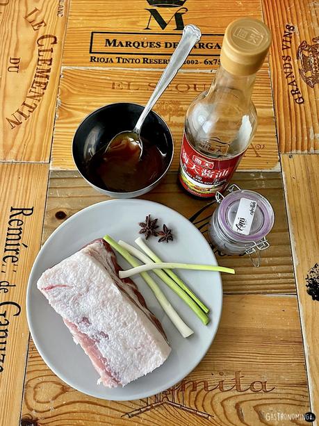 Panceta de cerdo Char siu (sous vide), el cerdo a la barbacoa estilo chino Panceta de cerdo Char siu (sous vide), el cerdo a la barbacoa estilo chino