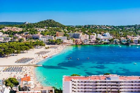 Dónde ir de vacaciones en 2023 en Italia y en el extranjero