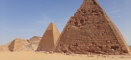 SUDÁN : LA MONTAÑA SAGRADA DE JEBEL BARKAL SUDÁN : LA MONTAÑA SAGRADA DE JEBEL BARKAL
