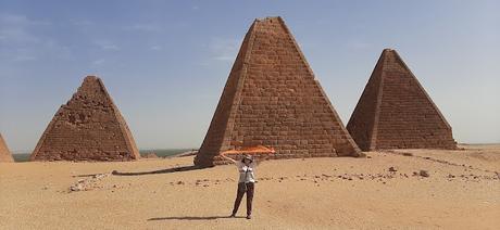 SUDÁN : LA MONTAÑA SAGRADA DE JEBEL BARKAL SUDÁN : LA MONTAÑA SAGRADA DE JEBEL BARKAL
