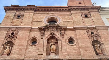 La Iglesia del Buen Suceso (2):  la fachada.