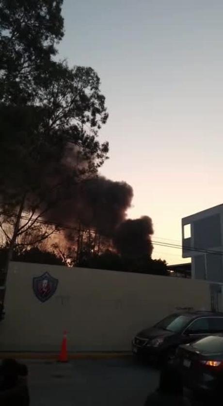 (video) Detienen a 6 personas tras incendio en la bodega de la SEGE en el Río Españita