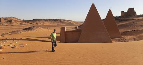 SUDÁN : LAS PIRÁMIDES DE MEROE SUDÁN : LAS PIRÁMIDES DE MEROE