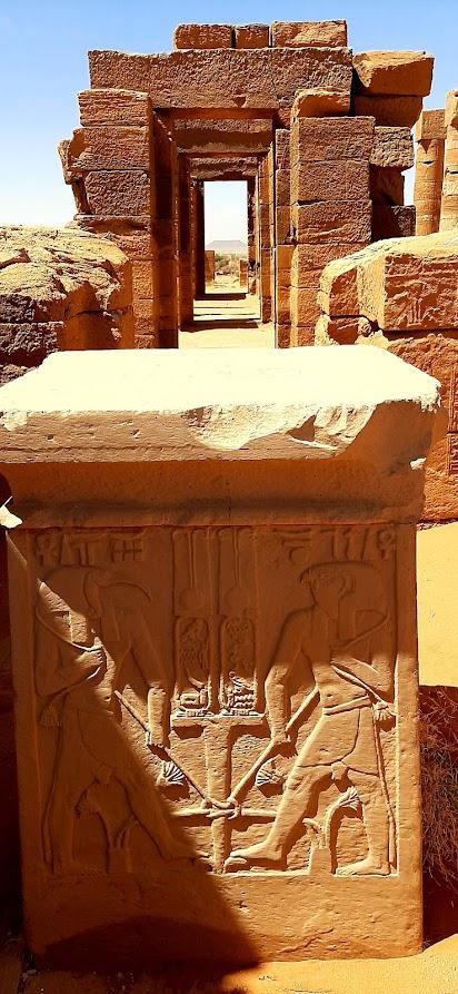 SUDÁN : MUSAWWARAT ES-SUFRA Y EL TEMPLO DE NAQA SUDÁN : MUSAWWARAT ES-SUFRA Y EL TEMPLO DE NAQA