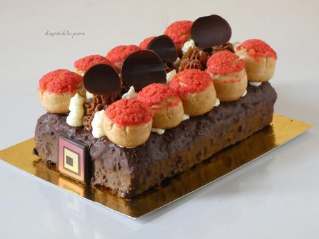 Brownie de Gofio con Almendras y Profiteroles