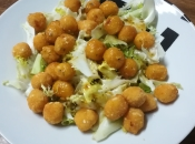 Pops pollo escarola vinagreta mostaza