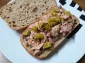 Bocadillo bonito, antxoas guindillas