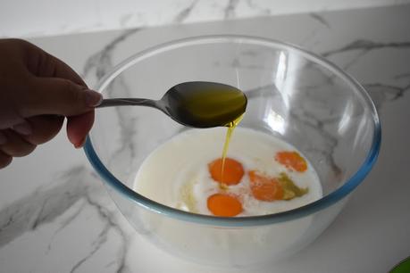 Pan de garbanzos y tostas con queso philadelphia y salmón ahumado