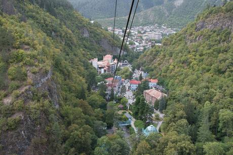 9 mejores Excursiones desde Kutaisi vistas-teleferico-en-borjomi