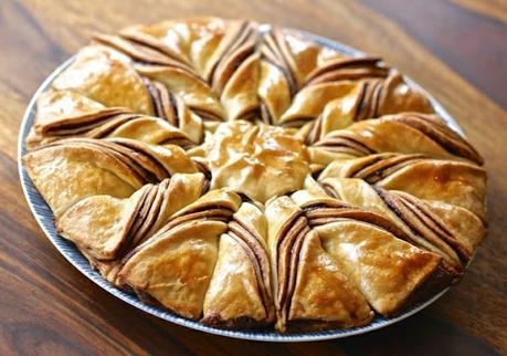 Estrella de hojaldre con crema de cacao con avellanas