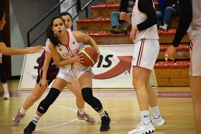 Galería de clics del Bàsquet Femení Sant Adrià-GEiEG (Liga Femenina 2)