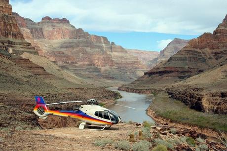 Helicóptero en el Gran Cañón