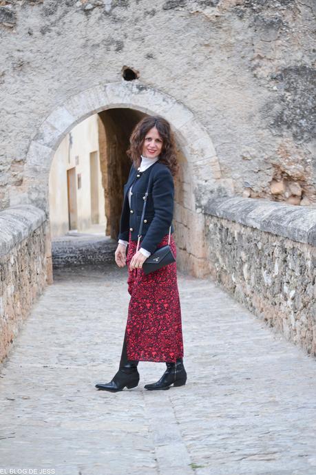 RED & BLACK RED & BLACK