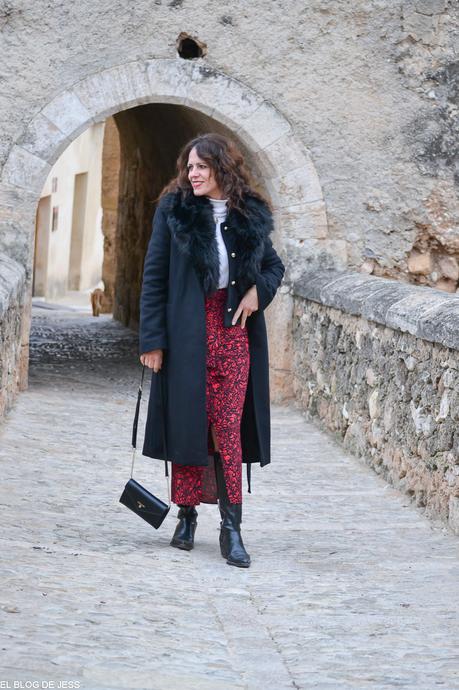 RED & BLACK RED & BLACK