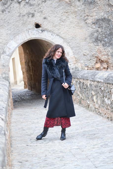 RED & BLACK RED & BLACK