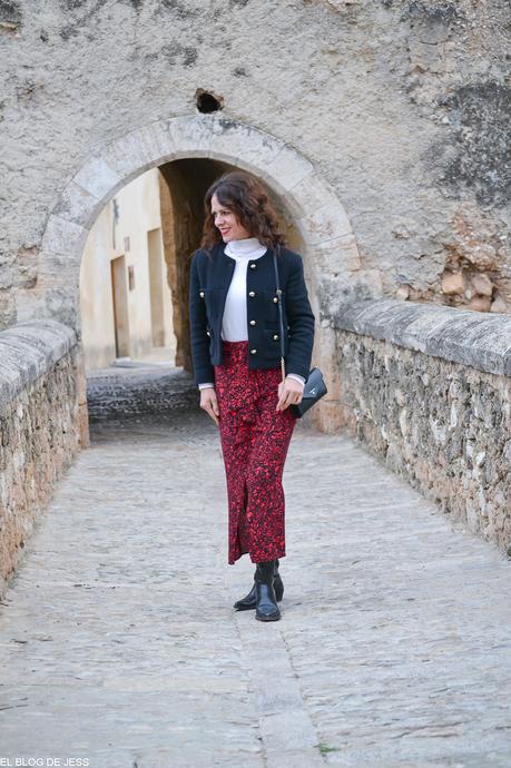 RED & BLACK RED & BLACK