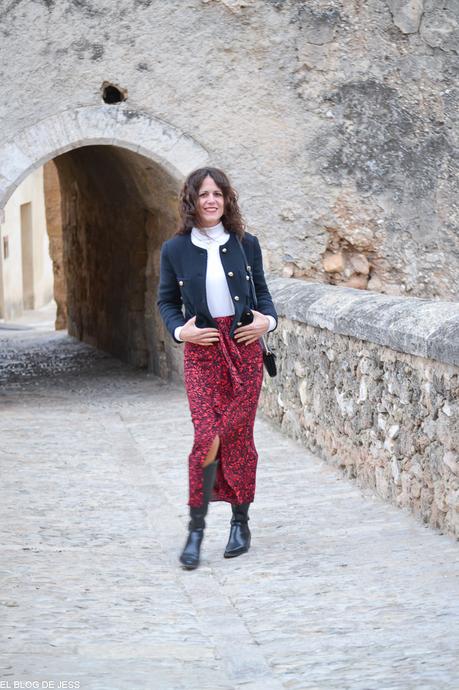 RED & BLACK RED & BLACK