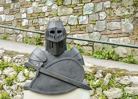 17 atracciones turísticas mejor valoradas en Austria Pantalla de armadura