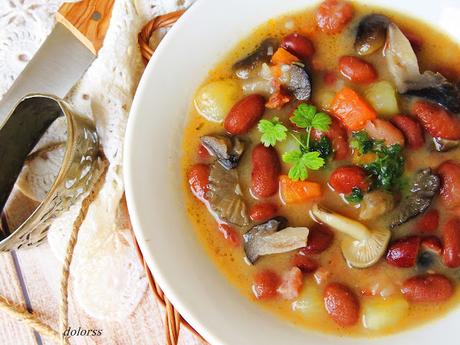 Judías pintas con chorizo y setas