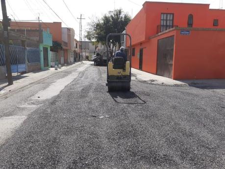 Gobierno municipal avanza en la rehabilitación de calles con bacheo