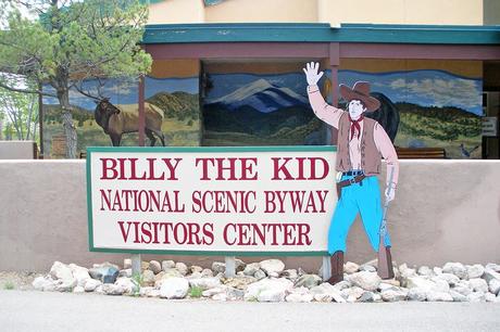 El centro de visitantes le da la bienvenida al Billy the Kid National Scenic Byway