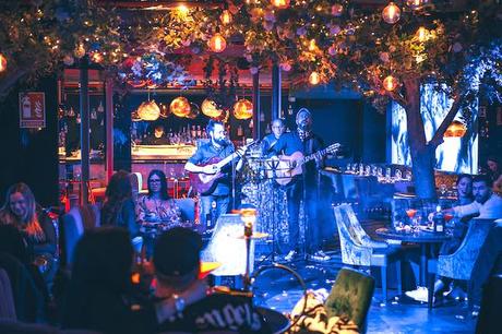 El Boulevard Barcelona, cena con espectáculo en Passeig de Gràcia dinner show boulevard