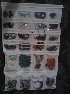 ORGANIZADOR DE COMPLEMENTOS Y UN PREMIO MUY ESPECIAL ORGANIZADOR DE COMPLEMENTOS Y UN PREMIO MUY ESPECIAL