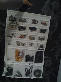 ORGANIZADOR DE COMPLEMENTOS Y UN PREMIO MUY ESPECIAL ORGANIZADOR DE COMPLEMENTOS Y UN PREMIO MUY ESPECIAL