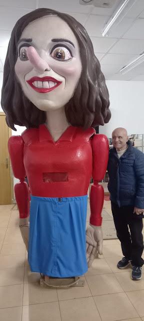 Vuelve a las calles el grito por la atención primaria… y Froilán de Todos los Antros de Ravechalar y Fiestón.