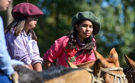 Junín de los Andes colmada de público por la Fiesta del Puestero