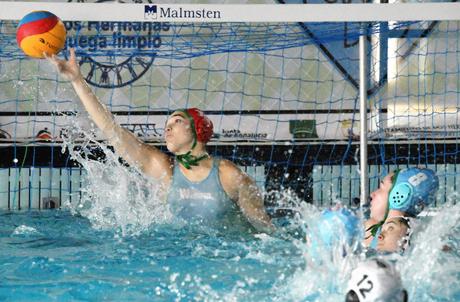 CAE EN CASA EL CLUB WATERPOLO DOS HERMANAS PQS FEMENINO