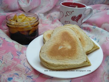 MINI-CRÊPES AMÉRICAINES AU SIROP D’ÉRABLE ET AUX POIRES /  MAPLE SYRUP AND PEAR MINI PANCAKES / MINI PANQUEQUES CON JARABE DE ARCE Y PERAS / ميني بان كيك بشراب القيقب و الاجاص