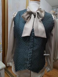 CAMISA CON LAZO + CHALECO + PANTALON Y NECESERES