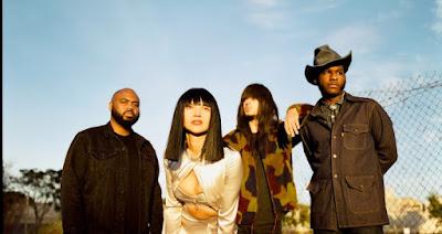 Khruangbin & Leon Bridges - Chocolate hills (2022) Khruangbin & Leon Bridges - Chocolate hills (2022)