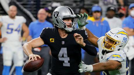 Los Raiders confirman que van a liberar a Derek Carr: ¿siguiente destino? QB Derek Carr, Las Vegas Raiders