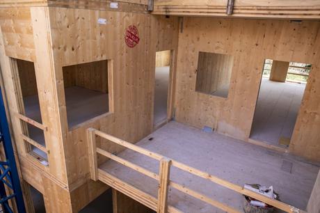 Comenzó la construcción de viviendas en madera para alquiler social