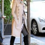 Blake Lively con trench de Burberry