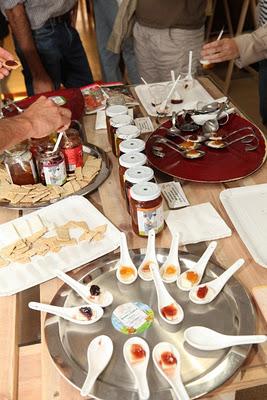 fotos del desayuno-degustación de Mermeladas de Comercio Justo